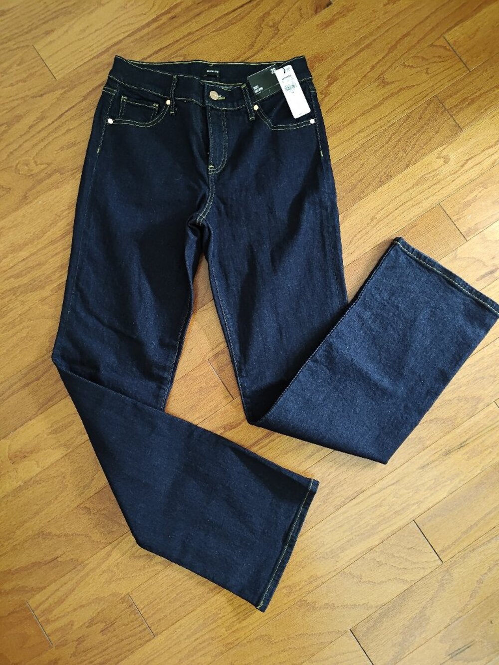 EXPRESS - Sz. 2. Mid-Rise Dark-Rinse Boot Cut Jeans